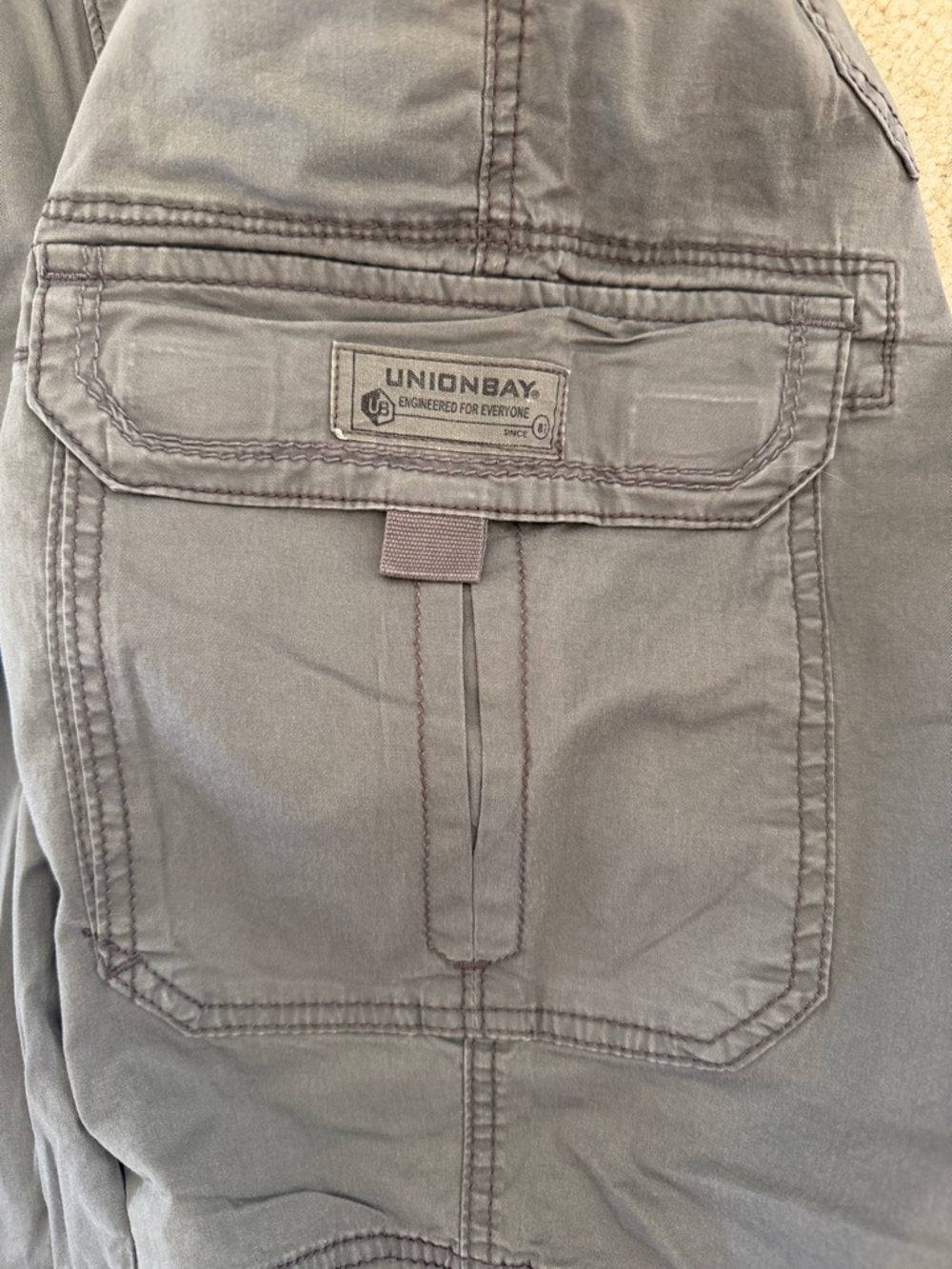 UNIONBAY Men's Gray Cargo Shorts NWT SIZE 40 - Picture 2 of 5